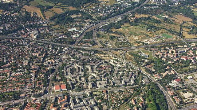 vue a&eacute;rienne quartier Jas de Bouffan &agrave; Aix en Provence avec Vasarely
