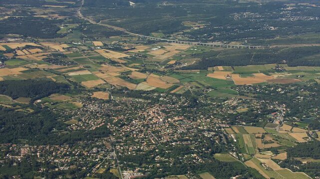 Vue a&eacute;rienne du village d'&eacute;guilles