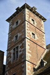 Tour du château de la Follie à Écaussinnes-Lalaing (Soignies)