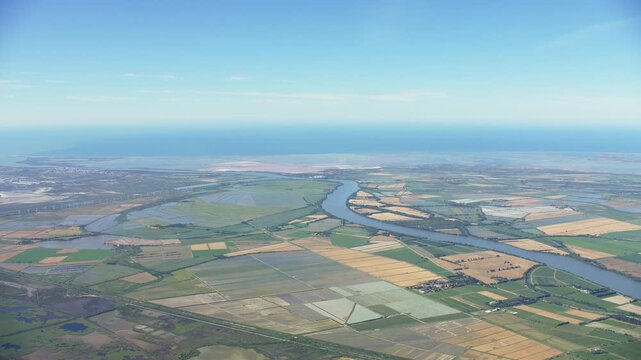 vue a&eacute;rienne de la Camargue