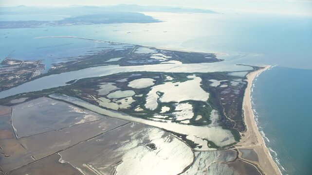 vue a&eacute;rienne des salin de Giraud en Camargue