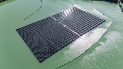 Solaranlage auf einem See