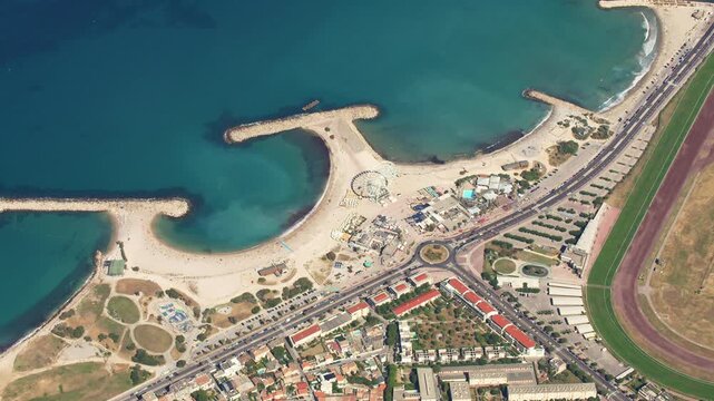 vue a&eacute;rienne de Marseille plage du Prado