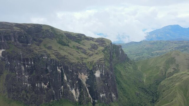 Monta&ntilde;a Sagrada Panama