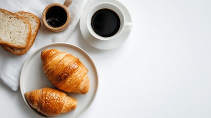 Close-up of a Glazed Cinnamon Roll / グレーズがかかったシナモンロールのクローズアップ