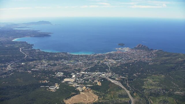 vue a&eacute;rienne de la baie de la Ciotat