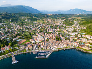 Naklejka premium High angle view of Garda, with dense townscape and Italian-style buildings