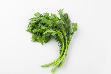 쑥갓은 국화과의 한해살이풀 또는 두해살이풀. 
Mugwort is an annual or biennial herb of the Asteraceae family.
