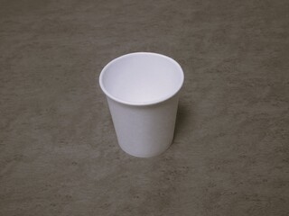 古い紙コップ