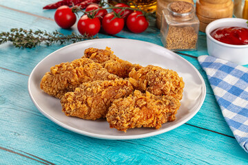 Golden crispy fried chicken wings