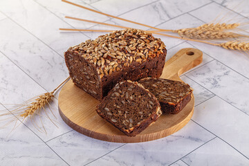 Browl rye bread with seeds