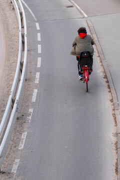 A raised road and path network in Copenhagen frame transport and everyday mobility, where infrastructure and green mobility principles support environment, sustainability and climate action