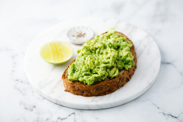 Mashed avocado on toast