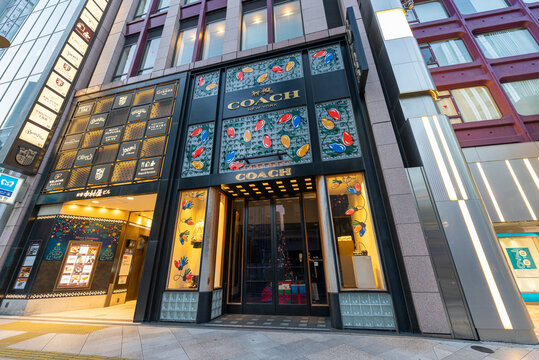 Coach - コーチ新宿