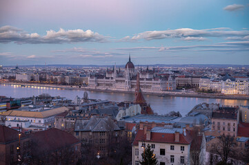 Obraz premium Panorama with building of Hungarian parliament at Danube river in Budapest city, Hungary