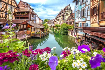 Fototapete Rund Gondeln Colmar, France. Town of scenic canal and historic architecture view  © xbrchx