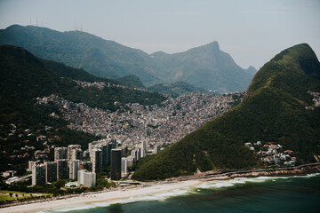 Wybrzeże Rio de Janeiro i Fawela Rocincha © Katarzyna