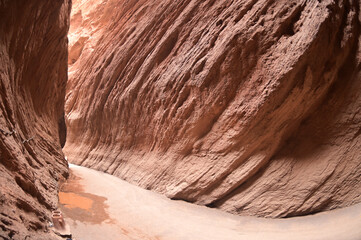 The Tianshan Grand Canyon or Kesileya Grand Canyon is a stunning natural feature in Xinjiang, China, characterized by its distinctive red canyons, formed by millions of years of wind and rain erosion.