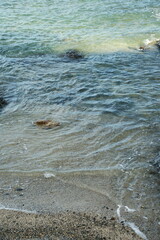 海岸に打ち寄せる波