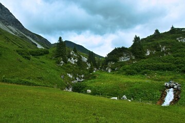 Fototapeta premium Austrian Alps - view from the footpath from the Stuttgarter Hut to the village of Lech in the Lechtal Alps