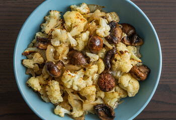 Roasted Cauliflower and Mushrooms in Bowl – Cozy Fall Veggie Side Dish