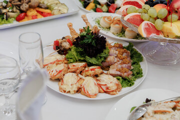 salad with shrimp and avocado