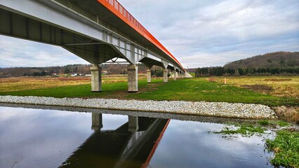 Most nad rzeką  © WalDec