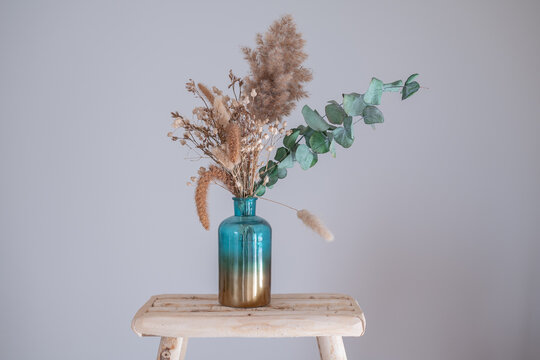 D&eacute;cor &eacute;pur&eacute; avec fleurs s&eacute;ch&eacute;es 