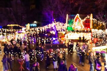 Lichterglanz auf dem Weihnachtsmarkt am Klosterplatz in Bielefeld 