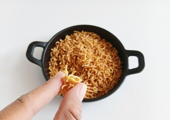 Kremes noodle snacks, dry noodles with delicious and tasty grilled chicken flavors, are liked by children.Old school snack.