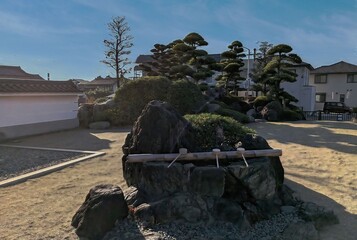 げんにゅう寺、手水舎のある境内の風景