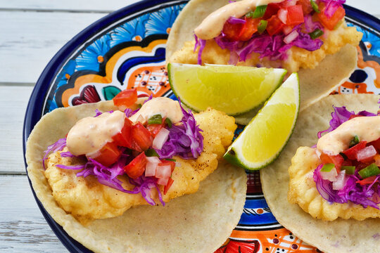 タコス・デ・ぺスカード・エスティーロ・エンセナーダ (エンセナダ）　Tacos de pescado estilo ensenada (Ensenada Style Fish Tacos, Baja Fish Tacos, Ensenada fish tacos)
