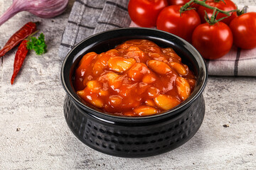 Baked kidney with tomato sauce