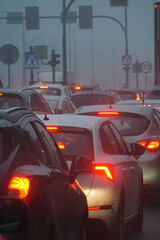 Samochody stojące w korku