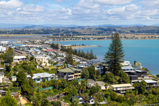 Napier, New Zealand, seen from the Bluff Hill Lookout. The view takes in the coastal suburb of Ahuriri, Perfume Point, and Westshore Beach