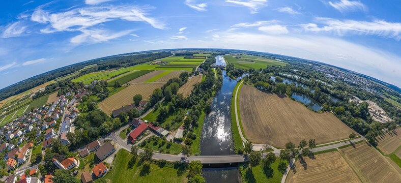 Das schw&auml;bische Donautal rund um den Ulmer Stadtteil G&ouml;gglingen-Donaustetten aus der Vogelperspektive