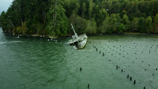 US, WA, Chinook, 2025-10-25 - Drone view of the wreck of the hydrofoil USS Plainview on the Columbia River