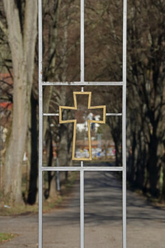 Pforte zu einem Christlichen Friedhof