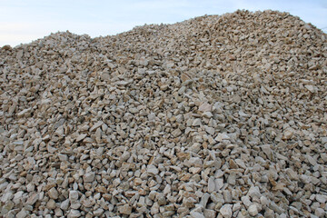 Calcaire calibre 25/40 mm, 30/60 mm, 40/60 mm pour aménagement de jardin, allée, route, drainage