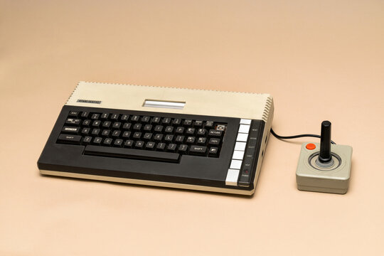  Atari 800XL home computer from 1983