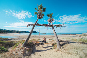 糸島の北崎海岸のブランコ