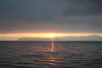 滋賀県 月見浜の朝焼けの絶景