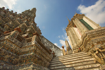 High in the clouds, clouds, between heaven and earth,

