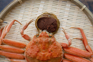 メスのズワイガニと外子, 日本の冬の味覚