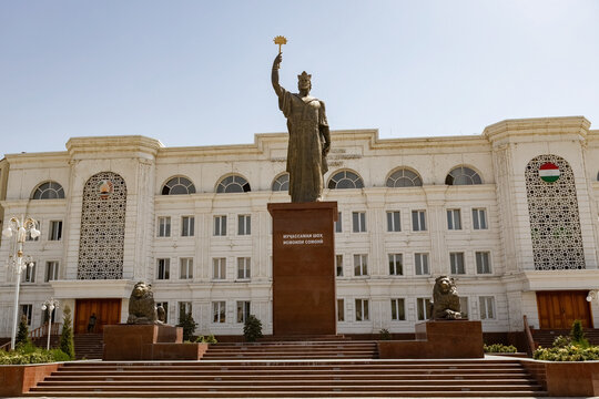 Monument of Ismoil Somoni, the leader of the Samanid's kingdom in Central Asia, Panjakent, Tajikistan