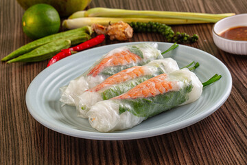 Vietnamese spring roll with prawn