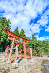 秋の御座石神社 鳥居　秋田県仙北市　Torii gate at Gozanoishi Shrine in autumn. Akita Pref, Semboku City.