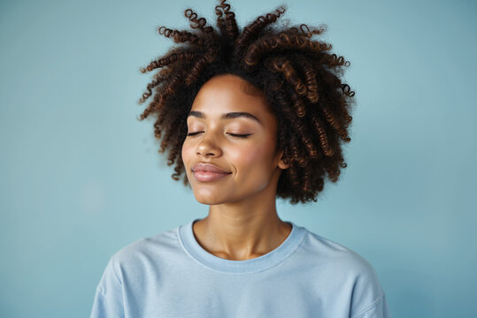 Joyful Teenager Enjoying Music – Casual Moment of Leisure and Emotional Freedom for Lifestyle Blogs and Youth Culture Presentations