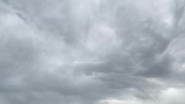 Gray cloud mass in heaven