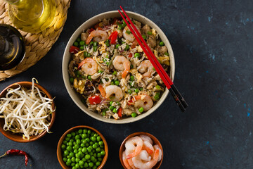 Fried rice with vegetables and seafood